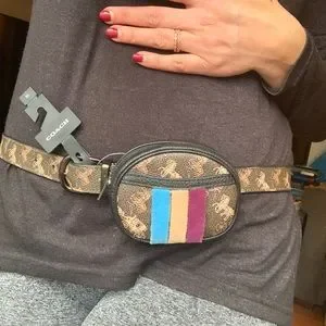 小物 COACH / reversible leather belt 2way Amazon.com: Coach Wide Reversible Belt, Black/Mahogany, One